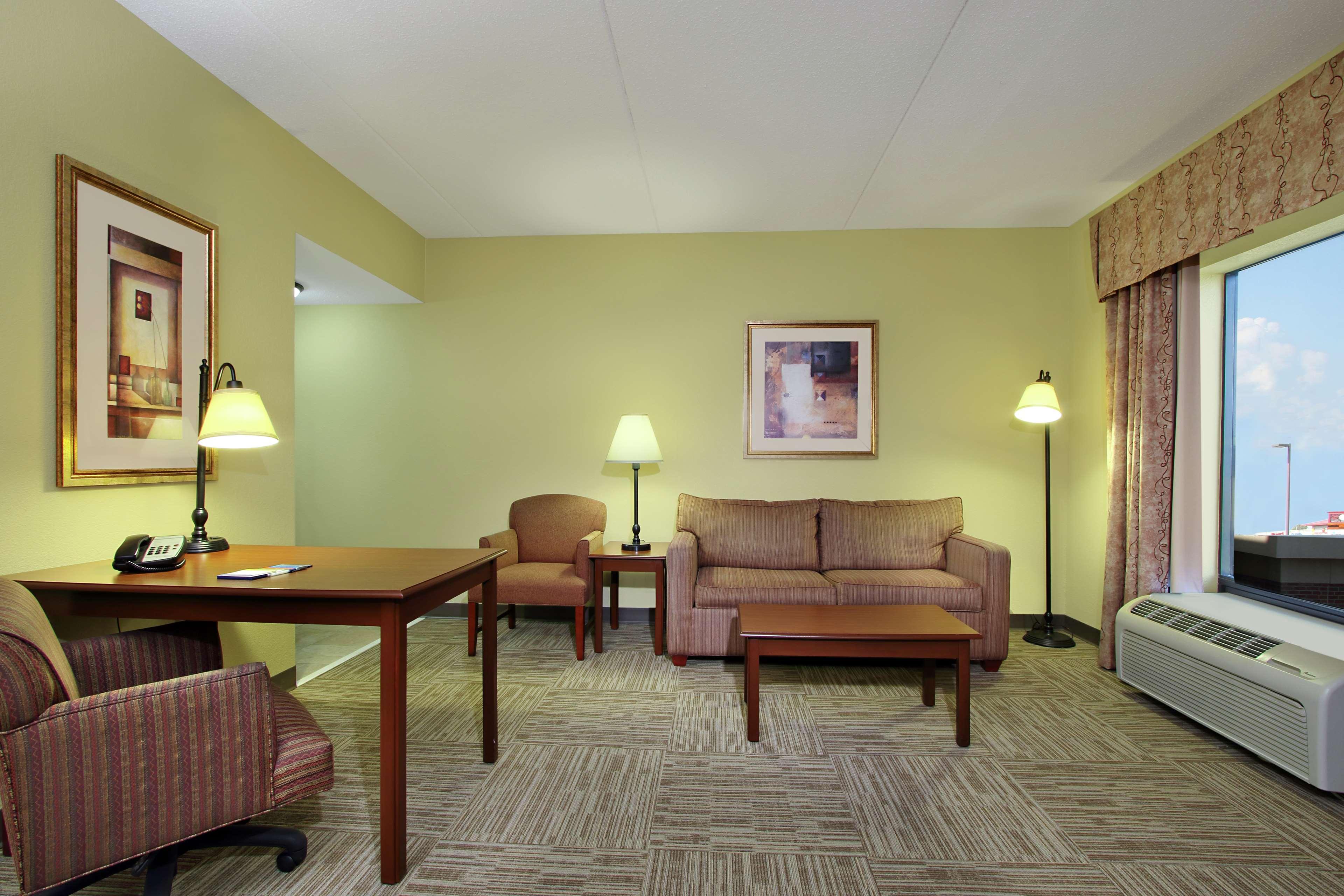 Hampton Inn & Suites Мъри Екстериор снимка